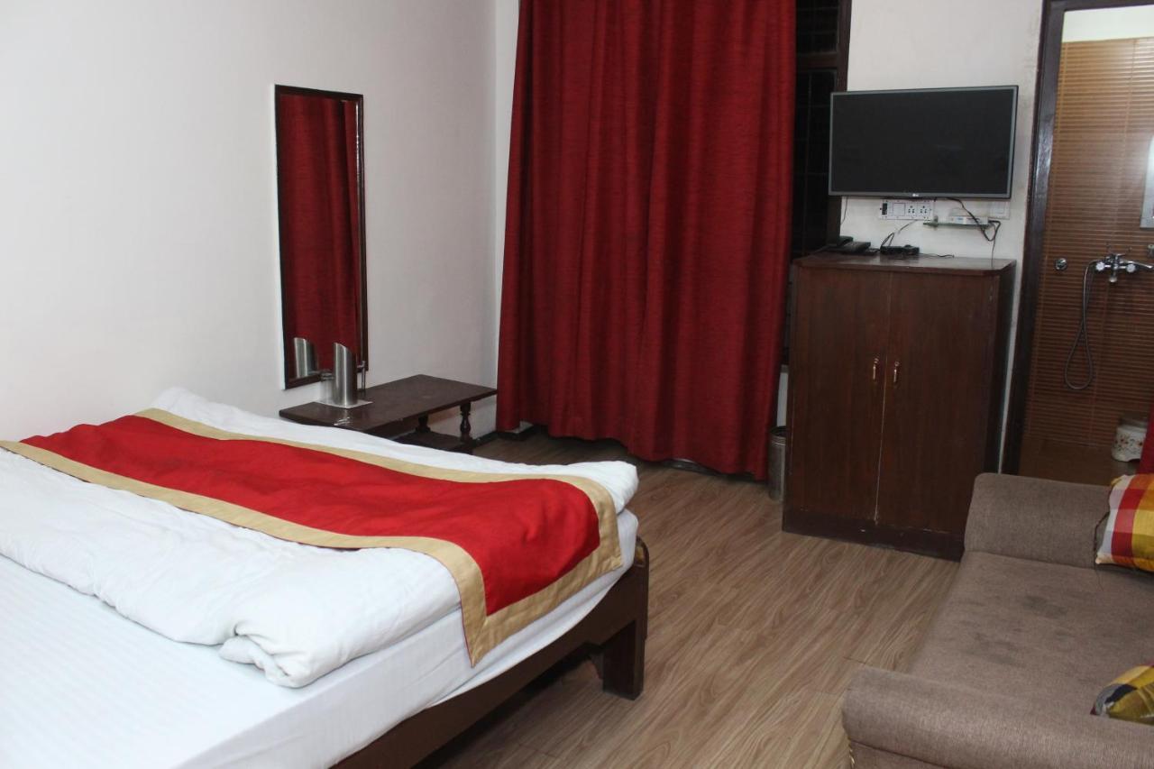 Hotel Dolls Inn Нейнитал Екстериор снимка