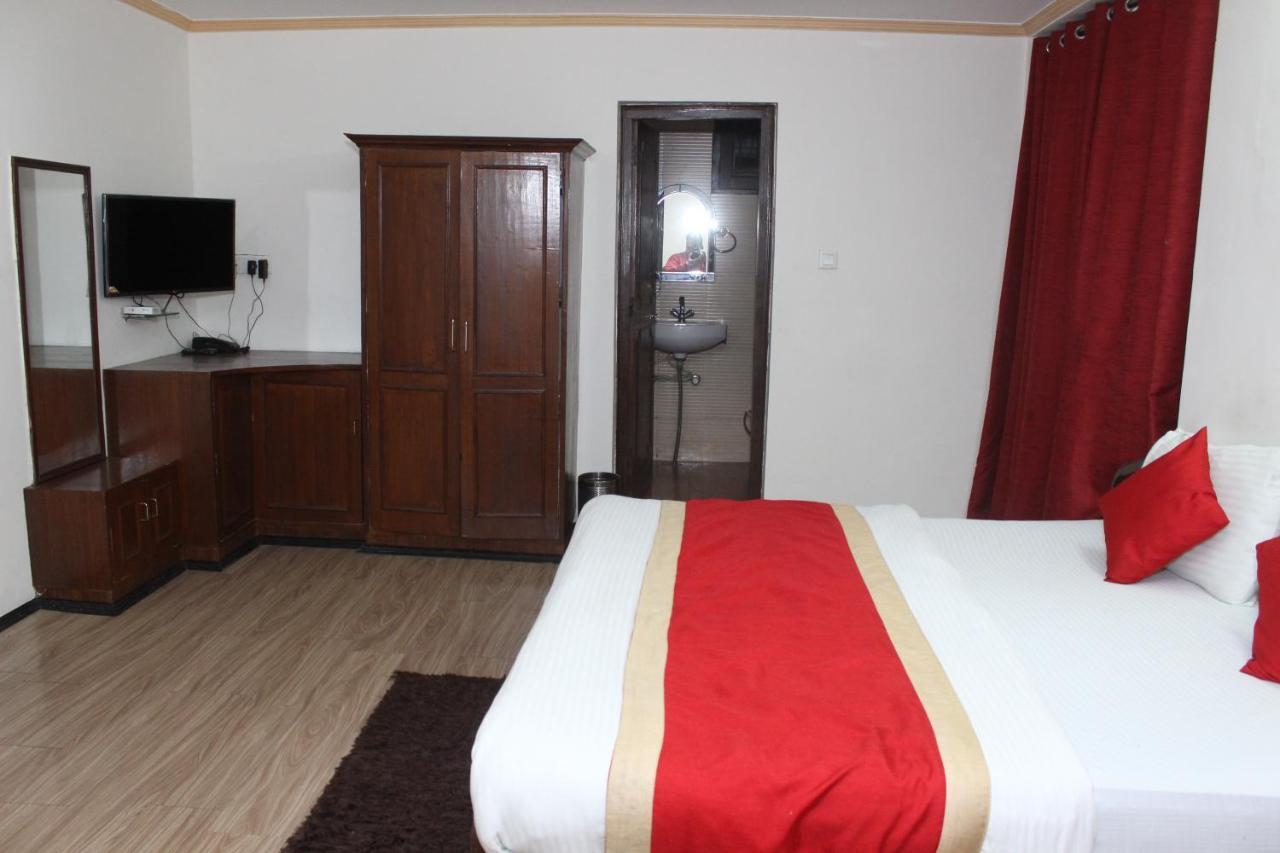 Hotel Dolls Inn Нейнитал Екстериор снимка